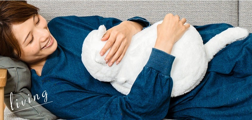 愛らしい猫型のフォルムと、とろふわな手触りを実現して昨年話題になった商品「蓄熱式 電気湯たんぽ にゃたんぽ」に2023年の新色グレーが加わり、mottole（モットル）より発売。のサブ画像12