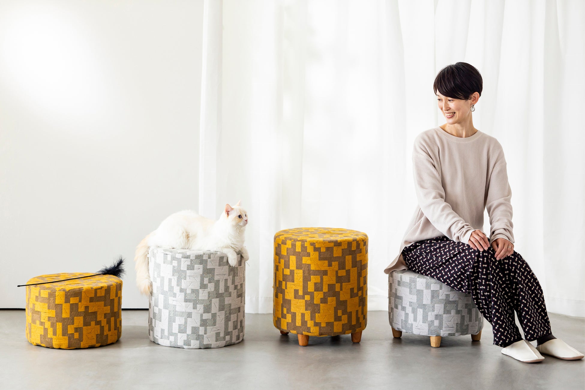 KANADEMONOより、爪とぎ対策不要「猫の手も借りたいスツール」発売開始。ひっかいた痕がデザインに。「人と猫の生活に調和する」アイテムも同時発売。のサブ画像3